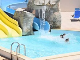 Camping Pas Cher vous présente avec son site Officiel campingpascher.fr, le Établissement La Dune Des Sables, situé sur la commune de Les Sables D'olonne dans le département Vendée (Pays De La Loire) en France. L'établissement La Dune Des Sables vous propose un hébergement de type mobil-home de 32 m². L'établissement vous propose 5 autres types d'hébergements. Découvrez tous nos séjours à petits prix dans la commune et aux alentours de Les Sables D'olonne du département : Vendée (Pays De La Loire).... En savoir plus : cliquez-ICI.