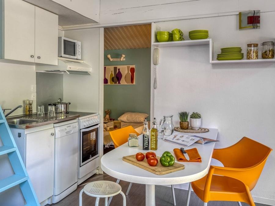 Camping Pas Cher vous présente avec son site Officiel campingpascher.fr, le Camping Le Bois Fleuri classé 5 étoiles, situé sur la commune de Argelès-sur-mer dans le département Pyrénées-orientales (Languedoc Roussillon) en France. Le camping Le Bois Fleuri, vous présente un hébergement de type chalet de 40 m² pour 6 personnes avec climatisation et télévision. Le camping Le Bois Fleuri vous propose du sam. 11 juillet au sam. 18 juillet 2026, en promotion à -10% pour 7 nuits à 1331,10 € au lieu de 1479,0 € soit une Économie de 147,90 €. Cette location propose 3 dates différentes pour réserver votre séjour. Découvrez également les 16 autres gammes d'hébergements du camping. Les Avis clients pour le Camping Le Bois Fleuri sont excellents avec une note moyenne de 8 sur 10. Parc aquatique, Piscine chauffée, Piscine extérieure, Animations familiales, Club enfants, Aire de jeux enfants, Court de tennis, Cyclisme, Parcours sportif, Plongée, Pétanque, Randonnée, Terrain de football, Terrain multisports, Bar, Dépôt de pain, Plats à emporter, Snack/Bar, Épicerie,... En savoir plus : cliquez-ICI.