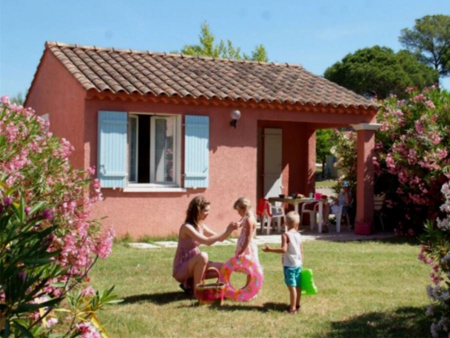 Camping Pas Cher vous présente avec son site Officiel campingpascher.fr, le Camping Montana Parc - Oasis Village - Coeur De L'estérel classé 5 étoiles, situé sur la commune de Puget Sur Argens dans le département Var (Provence Alpes Côte D'azur) en France. Le camping Montana Parc - Oasis Village - Coeur De L'estérel vous propose un hébergement de type maison de 30 m² pour 6 personnes avec climatisation (télévision). L'établissement vous propose 17 autres types d'hébergements. Découvrez tous nos séjours à petits prix dans la commune et aux alentours de Puget Sur Argens du département : Var (Provence Alpes Côte D'azur). Les Avis clients pour le Camping Montana Parc - Oasis Village - Coeur De L'estérel sont excellents avec une note moyenne de 8 sur 10. Parc aquatique, Piscine extérieure, Animations familiales, Club enfants, Aire de jeux enfants, Centre équestre, Court de padel en extérieur, Court de tennis, Golf, Parcours sportif, Ping-pong, Pétanque, Randonnée, Salle de fitness, Terrain de beach-volley, Terrain de football, Terrain multisports, Bar, Dépôt de pain, Plats à emporter, Restaurant, Snack/Bar, Épicerie,... En savoir plus : cliquez-ICI.