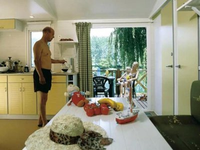 Cliquez pour découvrir toutes les photos de l'HÉBERGEMENT ! mobil-home - Les Bö-Bains photo 2