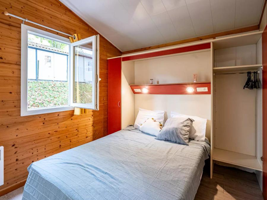 Cliquez pour découvrir toutes les photos de l'HÉBERGEMENT ! chalet - camping Les Bö-Bains photo 2