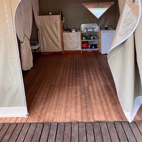 Cliquez pour découvrir toutes les photos de l'HÉBERGEMENT ! tente en toile et bois - Parc De Palétès photo 2