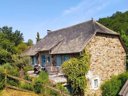 Camping Pas Cher vous présente avec son site Officiel campingpascher.fr, le Camping Au Soleil D'Oc classé 4 étoiles, situé sur la commune de Monceaux Sur Dordogne dans le département Corrèze (Limousin) en France. Le camping Au Soleil D'Oc vous propose un hébergement de type chalet de 40 m² pour 2 personnes (télévision). L'établissement vous propose 10 autres types d'hébergements. Découvrez tous nos séjours à petits prix dans la commune et aux alentours de Monceaux Sur Dordogne du département : Corrèze (Limousin). Les Avis clients pour le Camping Au Soleil D'Oc sont excellents avec une note moyenne de 8 sur 10. Rivière, Piscine couverte, Piscine extérieure, Animations familiales, Club ados, Club enfants, Aire de jeux enfants, Canoë-kayak, Centre équestre, Cyclisme, Paddle, Parcours sportif, Ping-pong, Pétanque, Randonnée, Structure gonflable enfants, Terrain de badminton, Terrain de football, Terrain multisports, Bar, Boulangerie, Plats à emporter, Snack/Bar, Supermarché,... En savoir plus : cliquez-ICI.