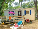Camping Pas Cher vous présente avec son site Officiel campingpascher.fr, le Camping Flower Au Bois Des Biches classé 4 étoiles, situé sur la commune de Saint Hilaire De Riez dans le département Vendée (Pays De La Loire) en France. Le camping Flower Au Bois Des Biches, vous présente un hébergement de type mobil-home de 26 m² pour 4 personnes. Le camping Flower Au Bois Des Biches vous proposeun séjour PAS CHER avec une REMISEdu sam. 27 juin au sam. 04 juillet 2026, en promotion à -62% pour 7 nuits à 209 € au lieu de 560,0 € soit une Économie de 351 €. Cette location propose 111 dates différentes pour réserver votre séjour. Découvrez également les 24 autres gammes d'hébergements du camping. Les Avis clients pour le Camping Flower Au Bois Des Biches sont excellents avec une note moyenne de 8 sur 10. Parc aquatique, Piscine couverte, Piscine extérieure, Animation ados, Animation enfants, Animations familiales, Club enfants, Aire de jeux enfants, Baby-foot, Canoë-kayak, Centre équestre, Court de tennis, Golf, Ping-pong, Pétanque, Salle de fitness, Salle de jeux vidéo, Structure gonflable enfants, Terrain de basketball, Terrain de football, Terrain de volley-ball, Terrain multisports, Bar, Dépôt de pain, Pizzeria, Plats à emporter, Restaurant, Snack/Bar, Supermarché, Épicerie,... En savoir plus : cliquez-ICI.