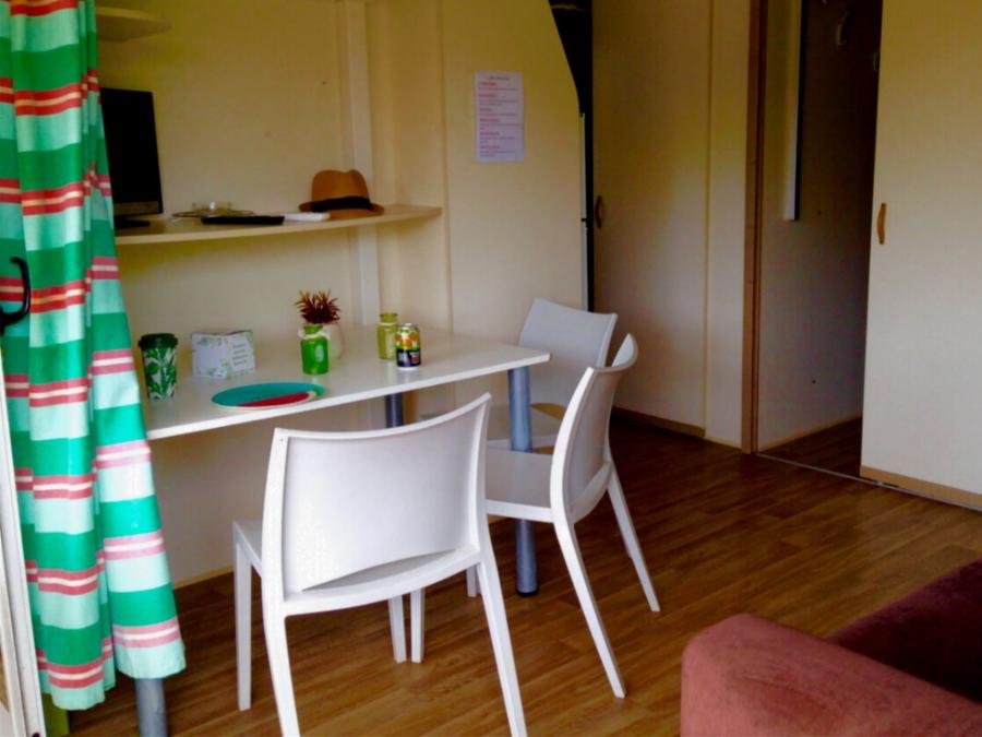 Camping Pas Cher vous présente avec son site Officiel campingpascher.fr, le Camping La Tamarissière classé 4 étoiles, situé sur la commune de Agde dans le département Hérault (Languedoc Roussillon) en France. Le camping La Tamarissière vous propose un hébergement de type chalet de 34 m² pour 2 personnes. L'établissement vous propose 32 autres types d'hébergements. Découvrez tous nos séjours à petits prix dans la commune et aux alentours de Agde du département : Hérault (Languedoc Roussillon). Les Avis clients pour le Camping La Tamarissière sont de 7 sur 10. Mer, Animations familiales, Club ados, Club enfants, Aire de jeux enfants, Centre équestre, Court de tennis, Cyclisme, Golf, Ping-pong, Plongée, Pétanque, Randonnée, Terrain multisports, Bar, Pizzeria, Snack/Bar, Épicerie,... En savoir plus : cliquez-ICI.