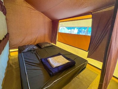 tente en toile et bois - La Tamarissière photo 4