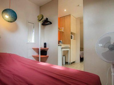 Cliquez pour découvrir toutes les photos de l'HÉBERGEMENT ! bungalow toilé - Les Jardins D'Agathe **** photo 4