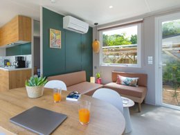 Camping Pas Cher vous présente avec son site Officiel campingpascher.fr, le Camping Les Jardins D'Agathe **** classé 4 étoiles, situé sur la commune de Agde dans le département Hérault (Languedoc Roussillon) en France. Le camping Les Jardins D'Agathe ****, vous présente un hébergement de type mobil-home de 31 m² pour 3 personnes avec climatisation et télévision. Le camping Les Jardins D'Agathe **** vous propose du mercredi 08 juillet au mercredi 15 juillet 2026, en promotion à -10% pour 7 nuits à 1079,10 € au lieu de 1199,0 € soit une Économie de 119,90 €. Cette location propose 117 dates différentes pour réserver votre séjour. Découvrez également les 13 autres gammes d'hébergements du camping. Les Avis clients pour le Camping Les Jardins D'Agathe **** sont excellents avec une note moyenne de 8 sur 10. Piscine chauffée, Piscine extérieure, Animation ados, Animations familiales, Club enfants, Aire de jeux enfants, Cyclisme, Parcours sportif, Ping-pong, Plongée, Pétanque, Randonnée, Terrain multisports, Boulangerie, Bureau de tabac, Dépôt de pain, Plats à emporter, Snack/Bar, Station-service, Supermarché,... En savoir plus : cliquez-ICI.