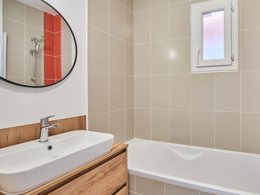 Camping Pas Cher vous présente avec son site Officiel campingpascher.fr, la Résidence Odalys Référence Le Mas Des Flamants classé 3 étoiles, située sur la commune de Aigues Mortes dans le département Gard (Languedoc Roussillon) en France. La résidence Odalys Référence Le Mas Des Flamants vous propose un hébergement de type maison de 35 m² avec climatisation (télévision). Cet hébergement propose plus de 40 dates différentes pour réserver ! Pour dévouvrir la période la moins chère, consultez la rubrique 'Tarifs' et sélectionnez votre mois de départ. L'établissement vous propose 2 autres types d'hébergements. Découvrez tous nos séjours à petits prix dans la commune et aux alentours de Aigues Mortes du département : Gard (Languedoc Roussillon). Les Avis clients pour la Résidence Odalys Référence Le Mas Des Flamants sont excellents avec une note moyenne de 8 sur 10. Piscine chauffée, Piscine extérieure, Canoë-kayak, Centre équestre, Court de tennis, Golf, Ping-pong,... En savoir plus : cliquez-ICI.