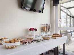 Camping Pas Cher vous présente avec son site Officiel campingpascher.fr, la Résidence Appart'hôtel Odalys City Le Clos De La Chartreuse classé 3 étoiles, située sur la commune de Aix En Provence dans le département Bouches-du-rhône (Provence-alpes-côte D'azur) en France. La résidence Appart'hôtel Odalys City Le Clos De La Chartreuse vous propose un hébergement de type studio de 23 m² (télévision). Cet hébergement propose plus de 3 dates différentes pour réserver ! Pour dévouvrir la période la moins chère, consultez la rubrique 'Tarifs' et sélectionnez votre mois de départ. L'établissement vous propose 3 autres types d'hébergements. Découvrez tous nos séjours à petits prix dans la commune et aux alentours de Aix En Provence du département : Bouches-du-rhône (Provence-alpes-côte D'azur). Canoë-kayak, Centre équestre, Court de tennis, Golf, Buffet,... En savoir plus : cliquez-ICI.