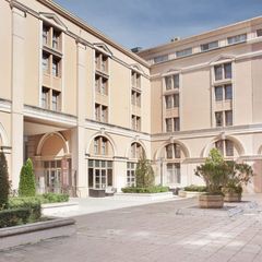 Camping Pas Cher vous présente avec son site Officiel campingpascher.fr, la Résidence Appart'hôtel Odalys City L'Atrium classé 3 étoiles, située sur la commune de Aix En Provence dans le département Bouches-du-rhône (Provence-alpes-côte D'azur) en France. La résidence Appart'hôtel Odalys City L'Atrium, vous présente un hébergement de type appartement de 32 m² et télévision. La résidence Appart'hôtel Odalys City L'Atrium vous proposeun séjour PAS CHER avec une REMISEdu sam. 13 décembre au sam. 20 décembre 2025 avec une PROMO de DERNIÈRE MINUTE, en promotion à -33% pour 7 nuits à 548,80 € au lieu de 830 € soit une Économie de 281,20 €. Cette location propose 65 dates différentes pour réserver votre séjour. Découvrez également les 2 autres gammes d'hébergements de la résidence. Les Avis clients pour la Résidence Appart'hôtel Odalys City L'Atrium sont de 7 sur 10. Restaurant,... En savoir plus : cliquez-ICI.