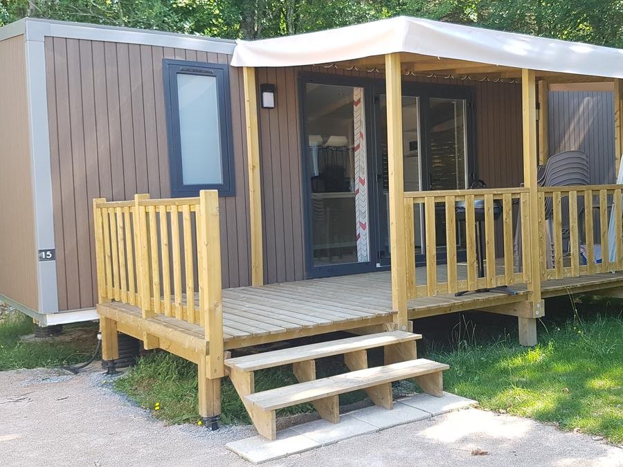 Camping Pas Cher vous présente avec son site Officiel campingpascher.fr, le Camping La Forêt classé 3 étoiles, situé sur la commune de Aizenay dans le département Vendée (Pays De La Loire) en France. Le camping La Forêt, vous présente un hébergement de type mobil-home de 35 m² pour 6 personnes avec climatisation et télévision. Le camping La Forêt vous propose du dimanche 14 juin au dimanche 21 juin 2026 pour 7 nuits à 703.5€. Cette location propose 20 dates différentes pour réserver votre séjour. Découvrez également les 19 autres gammes d'hébergements du camping. Les Avis clients pour le Camping La Forêt sont excellents avec une note moyenne de 8 sur 10. LacMer, Bassin enfant, Piscine extérieure, Animation enfants, Animations familiales, Club enfants, Aire de jeux enfants, Canoë-kayak, Court de tennis, Cyclisme, Parcours sportif, Ping-pong, Pétanque, Structure gonflable enfants, Terrain de badminton, Terrain de beach-volley, Trampoline, Bar, Boulangerie, Bureau de tabac, Dépôt de pain, Restaurant, Station-service, Supermarché,... En savoir plus : cliquez-ICI.