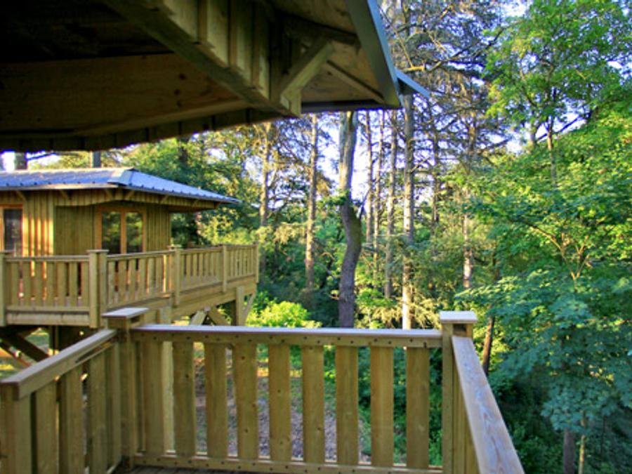 Camping Pas Cher vous présente avec son site Officiel campingpascher.fr, le Camping Albirondack Park Lodge And Spa classé 4 étoiles, situé sur la commune de Albi dans le département Tarn (Midi Pyrénées) en France. Le camping Albirondack Park Lodge And Spa, vous présente un hébergement de type hébergement insolite pour 4 personnes. Le camping Albirondack Park Lodge And Spa vous propose du sam. 26 septembre au sam. 03 octobre 2026 pour 7 nuits à 1008€. Cette location propose 92 dates différentes pour réserver votre séjour. Découvrez également les 7 autres gammes d'hébergements du camping. Les Avis clients pour le Camping Albirondack Park Lodge And Spa sont excellents avec une note moyenne de 8 sur 10. Piscine chauffée, Piscine extérieure, Animations familiales, Club enfants, Aire de jeux enfants, Baby-foot, Centre équestre, Golf, Randonnée, Structure gonflable enfants, Bar, Bureau de tabac, Dépôt de pain, Plats à emporter, Supermarché,... En savoir plus : cliquez-ICI.