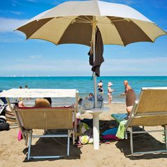 Camping Pas Cher vous présente avec son site Officiel campingpascher.fr, le Établissement Club Del Sole Orbetello Family Collection, situé sur la commune de Albinia dans le département Grosseto (Toscane) en Italie. L'établissement Club Del Sole Orbetello Family Collection vous propose un hébergement de type mobil-home. L'établissement vous propose 10 autres types d'hébergements. Découvrez tous nos séjours à petits prix dans la commune et aux alentours de Albinia du département : Grosseto (Toscane).... En savoir plus : cliquez-ICI.