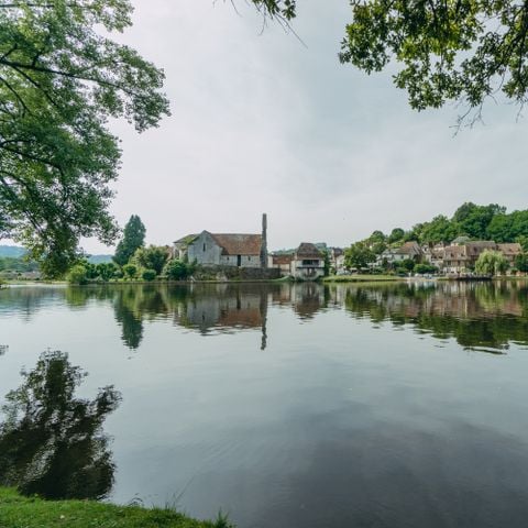 Cliquez pour découvrir toutes les photos de l'ÉTABLISSEMENT ! établissement Village Vacances La Riviera Limousine photo 5