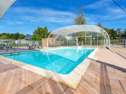 Camping Pas Cher vous présente avec son site Officiel campingpascher.fr, le Camping Le Grearn classé 3 étoiles, situé sur la commune de Ambon dans le département Morbihan (Bretagne) en France. Le camping Le Grearn vous propose un hébergement de type appartement de 28 m² pour 4 personnes (télévision). L'établissement vous propose 8 autres types d'hébergements. Découvrez tous nos séjours à petits prix dans la commune et aux alentours de Ambon du département : Morbihan (Bretagne). Les Avis clients pour le Camping Le Grearn sont excellents avec une note moyenne de 8 sur 10. Piscine chauffée, Piscine couverte, Animations familiales, Aire de jeux enfants, Baby-foot, Centre équestre, Cyclisme, Ping-pong, Piscine, Pétanque, Randonnée, Bar, Dépôt de pain, Plats à emporter, Snack/Bar,... En savoir plus : cliquez-ICI.