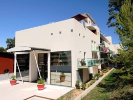 Camping Pas Cher vous présente avec son site Officiel campingpascher.fr, la Résidence Olympe classé 3 étoiles, située sur la commune de Antibes Juan Les Pins dans le département Alpes-maritimes (Provence-alpes-côte D'azur) en France. La résidence Olympe, vous présente un hébergement de type appartement de 30 m² et télévision. La résidence Olympe vous propose du sam. 13 décembre au sam. 20 décembre 2025 avec une PROMO de DERNIÈRE MINUTE, en promotion à -20% pour 7 nuits à 414,40 € au lieu de 518 € soit une Économie de 103,60 €. Cette location propose 72 dates différentes pour réserver votre séjour. Découvrez également les 4 autres gammes d'hébergements de la résidence. Les Avis clients pour la Résidence Olympe sont excellents avec une note moyenne de 8 sur 10. Piscine extérieure, Centre équestre, Golf,... En savoir plus : cliquez-ICI.