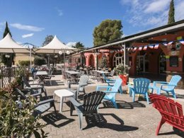 Camping Pas Cher vous présente avec son site Officiel campingpascher.fr, le Camping Maeva Club Les Abricotiers, situé sur la commune de Argelès-sur-mer dans le département Pyrénées-orientales (Languedoc Roussillon) en France. Le camping Maeva Club Les Abricotiers, vous présente un hébergement de type maison de campagne de 42 m² et télévision. Le camping Maeva Club Les Abricotiers vous proposeun séjour PAS CHER avec une REMISEdu sam. 16 mai au sam. 23 mai 2026, en promotion à -30% pour 7 nuits à 219 € au lieu de 312,86 € soit une Économie de 93,86 €. Cette location propose 111 dates différentes pour réserver votre séjour. Découvrez également les 6 autres gammes d'hébergements du camping. Les Avis clients pour le Camping Maeva Club Les Abricotiers sont excellents avec une note moyenne de 8 sur 10. Mer, Piscine extérieure, Animations familiales, Club enfants, Aire de jeux enfants, Canoë-kayak, Centre équestre, Court de tennis, Ping-pong, Terrain de football, Terrain multisports, Voile, Bar, Station-service, Supermarché,... En savoir plus : cliquez-ICI.