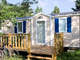 Camping Pas Cher vous présente avec son site Officiel campingpascher.fr, le Camping Maeva Club Les Abricotiers, situé sur la commune de Argelès-sur-mer dans le département Pyrénées-orientales (Languedoc Roussillon) en France. Le camping Maeva Club Les Abricotiers, vous présente un hébergement de type mobil-home de 28 m². Le camping Maeva Club Les Abricotiers vous proposeun séjour PAS CHER avec une REMISEdu vendredi 15 mai au vendredi 22 mai 2026, en promotion à -30% pour 7 nuits à 189 € au lieu de 270,0 € soit une Économie de 81 €. Cette location propose 111 dates différentes pour réserver votre séjour. Découvrez également les 6 autres gammes d'hébergements du camping. Les Avis clients pour le Camping Maeva Club Les Abricotiers sont excellents avec une note moyenne de 8 sur 10. Mer, Piscine extérieure, Animations familiales, Club enfants, Aire de jeux enfants, Canoë-kayak, Centre équestre, Court de tennis, Ping-pong, Terrain de football, Terrain multisports, Voile, Bar, Station-service, Supermarché,... En savoir plus : cliquez-ICI.