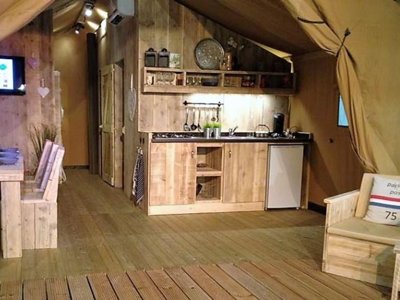 Cliquez pour découvrir toutes les photos de l'HÉBERGEMENT ! tente en toile et bois - Le Pearl - Paradis photo 2