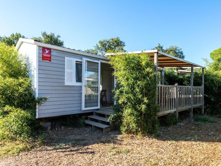 Camping Pas Cher vous présente avec son site Officiel campingpascher.fr, le Camping Argelès Vacances classé 4 étoiles, situé sur la commune de Argelès-sur-mer dans le département Pyrénées-orientales (Languedoc Roussillon) en France. Le camping Argelès Vacances, vous présente un hébergement de type mobil-home de 29 m² avec climatisation et télévision. Le camping Argelès Vacances vous proposeun séjour PAS CHER avec une REMISEdu dimanche 21 juin au dimanche 28 juin 2026, en promotion à -30% pour 7 nuits à 239 € au lieu de 341,43 € soit une Économie de 102,43 €. Cette location propose 56 dates différentes pour réserver votre séjour. Découvrez également les 5 autres gammes d'hébergements du camping. Les Avis clients pour le Camping Argelès Vacances sont de 7 sur 10. Parc aquatique, Piscine chauffée, Piscine extérieure, Animations familiales, Club ados, Club enfants, Aire de jeux enfants, Canoë-kayak, Centre équestre, Cyclisme, Ping-pong, Pétanque, Randonnée, Voile, Bar, Dépôt de pain, Pizzeria, Plats à emporter, Restaurant, Snack/Bar, Épicerie,... En savoir plus : cliquez-ICI.