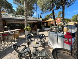 Camping Pas Cher vous présente avec son site Officiel campingpascher.fr, le Camping Domaine Des Mimosas classé 2 étoiles, situé sur la commune de Argelès-sur-mer dans le département Pyrénées-orientales (Languedoc Roussillon) en France. Le camping Domaine Des Mimosas, vous présente un hébergement de type villa. Le camping Domaine Des Mimosas vous propose du sam. 04 avril au sam. 11 avril 2026 pour 7 nuits à 1200€. Cette location propose 13 dates différentes pour réserver votre séjour. Découvrez également les 7 autres gammes d'hébergements du camping. Les Avis clients pour le Camping Domaine Des Mimosas sont excellents avec une note moyenne de 9 sur 10. Piscine extérieure, Animations familiales, Aire de jeux enfants, Baby-foot, Ping-pong, Piscine, Pétanque, Dépôt de pain, Épicerie,... En savoir plus : cliquez-ICI.