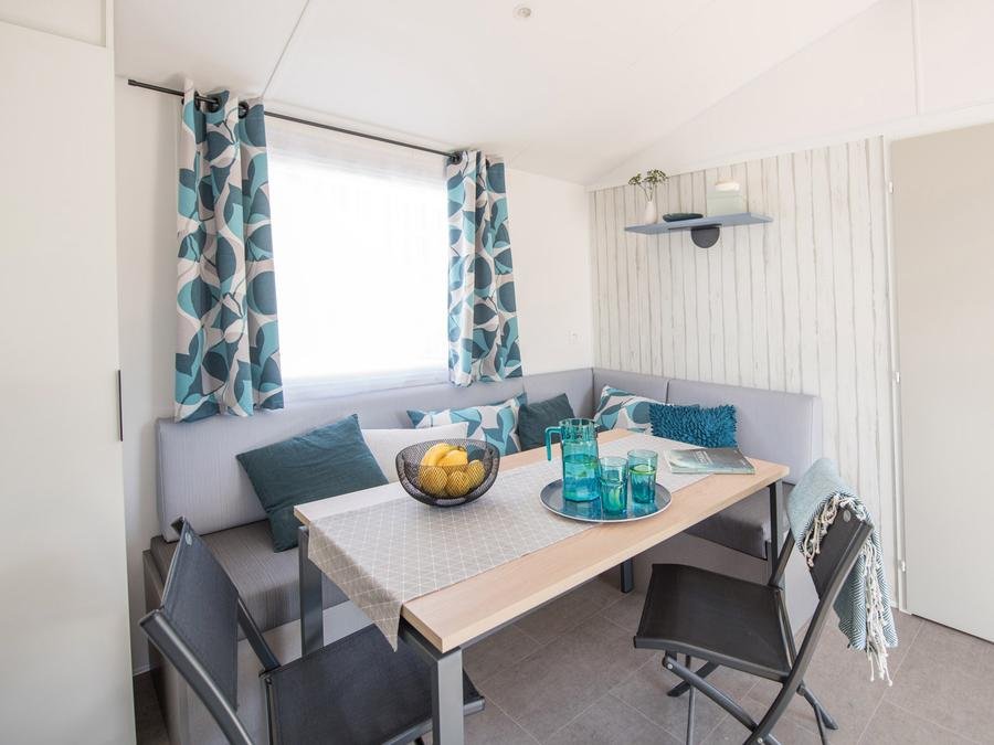 Camping Pas Cher vous présente avec son site Officiel campingpascher.fr, le Camping Club Le Littoral 5* - MS VACANCES classé 5 étoiles, situé sur la commune de Argelès-sur-mer dans le département Pyrénées-orientales (Languedoc Roussillon) en France. Le camping Club Le Littoral 5* - MS VACANCES vous propose un hébergement de type mobil-home de 31 m² pour 6 personnes avec climatisation (télévision). L'établissement vous propose 18 autres types d'hébergements. Découvrez tous nos séjours à petits prix dans la commune et aux alentours de Argelès-sur-mer du département : Pyrénées-orientales (Languedoc Roussillon). Les Avis clients pour le Camping Club Le Littoral 5* - MS VACANCES sont excellents avec une note moyenne de 8 sur 10. Mer, Parc aquatique, Piscine couverte, Piscine extérieure, Animations familiales, Club ados, Club enfants, Aire de jeux enfants, Canoë-kayak, Centre équestre, Court de tennis, Cyclisme, Golf, Parcours sportif, Ping-pong, Piscine, Plongée, Pétanque, Salle de fitness, Salle de jeux vidéo, Structure gonflable enfants, Terrain multisports, Tir à l’arc, Trampoline, Bar, Dépôt de pain, Plats à emporter, Restaurant, Snack/Bar, Épicerie,... En savoir plus : cliquez-ICI.