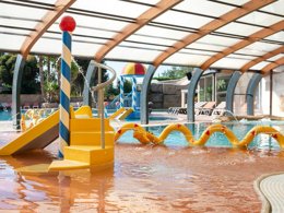 Camping Pas Cher vous présente avec son site Officiel campingpascher.fr, le Camping Club Le Littoral 5* - MS VACANCES classé 5 étoiles, situé sur la commune de Argelès-sur-mer dans le département Pyrénées-orientales (Languedoc Roussillon) en France. Le camping Club Le Littoral 5* - MS VACANCES, vous présente un hébergement de type mobil-home de 25 m² pour 4 personnes avec climatisation et télévision. Le camping Club Le Littoral 5* - MS VACANCES vous propose du dimanche 03 mai au dimanche 10 mai 2026, en promotion à -25% pour 7 nuits à 304,50 € au lieu de 406,0 € soit une Économie de 101,50 €. Cette location propose 86 dates différentes pour réserver votre séjour. Découvrez également les 17 autres gammes d'hébergements du camping. Les Avis clients pour le Camping Club Le Littoral 5* - MS VACANCES sont excellents avec une note moyenne de 8 sur 10. Mer, Parc aquatique, Piscine couverte, Piscine extérieure, Animations familiales, Club ados, Club enfants, Aire de jeux enfants, Canoë-kayak, Centre équestre, Court de tennis, Cyclisme, Golf, Parcours sportif, Ping-pong, Piscine, Plongée, Pétanque, Salle de fitness, Salle de jeux vidéo, Structure gonflable enfants, Terrain multisports, Tir à l’arc, Trampoline, Bar, Dépôt de pain, Plats à emporter, Restaurant, Snack/Bar, Épicerie,... En savoir plus : cliquez-ICI.