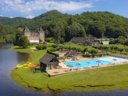 Camping Pas Cher vous présente avec son site Officiel campingpascher.fr, le Établissement Sea Green Château Du Gibanel, situé sur la commune de Argentat dans le département Correze (Limousin) en France. L'établissement Sea Green Château Du Gibanel vous propose un hébergement de type mobil-home de 29 m². L'établissement vous propose 5 autres types d'hébergements. Découvrez tous nos séjours à petits prix dans la commune et aux alentours de Argentat du département : Correze (Limousin).... En savoir plus : cliquez-ICI.