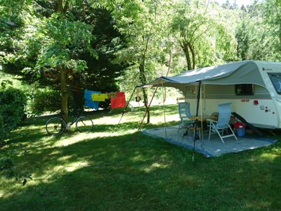 Cliquez pour découvrir toutes les photos de l'ÉTABLISSEMENT ! camping Ushuaïa Villages Le Viaduc photo 3