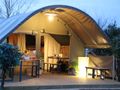 Camping Pas Cher vous présente avec son site Officiel campingpascher.fr, le Camping Ushuaïa Villages Le Viaduc classé 3 étoiles, situé sur la commune de Arlebosc dans le département Ardèche (Rhône Alpes) en France. Le camping Ushuaïa Villages Le Viaduc, vous présente un hébergement de type bungalow toilé de 24 m² pour 5 personnes. Le camping Ushuaïa Villages Le Viaduc vous propose du mercredi 15 avril au mercredi 22 avril 2026 pour 7 nuits à 323€. Cette location propose 145 dates différentes pour réserver votre séjour. Découvrez également les 22 autres gammes d'hébergements du camping. Les Avis clients pour le Camping Ushuaïa Villages Le Viaduc sont excellents avec une note moyenne de 8 sur 10. LacRivière, Piscine couverte, Piscine extérieure, Aire de jeux enfants, Centre équestre, Court de tennis, Cyclisme, Golf, Parcours sportif, Ping-pong, Pétanque, Randonnée, Terrain de badminton, Terrain de volley-ball, Trampoline, Bar, Boulangerie, Bureau de tabac, Restaurant, Station-service, Supermarché, Épicerie,... En savoir plus : cliquez-ICI.