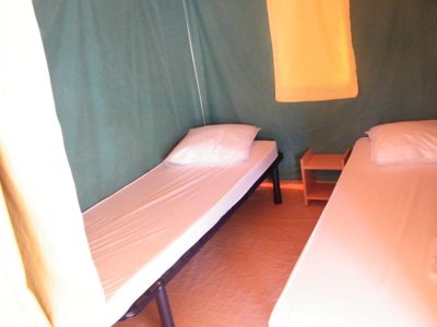 Cliquez pour découvrir toutes les photos de l'HÉBERGEMENT ! bungalow toilé - Les Eychecadous photo 3