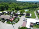Camping Pas Cher vous présente avec son site Officiel campingpascher.fr, le Camping Les Eychecadous classé 3 étoiles, situé sur la commune de Artigat dans le département Ariège (Midi Pyrénées) en France. Le camping Les Eychecadous vous propose un hébergement de type mobil-home de 23 m² (télévision). L'établissement vous propose 2 autres types d'hébergements. Découvrez tous nos séjours à petits prix dans la commune et aux alentours de Artigat du département : Ariège (Midi Pyrénées). Les Avis clients pour le Camping Les Eychecadous sont excellents avec une note moyenne de 8 sur 10. Piscine extérieure, Animations familiales, Aire de jeux enfants, Court de tennis, Ping-pong, Pétanque, Bar, Dépôt de pain, Snack/Bar, Épicerie,... En savoir plus : cliquez-ICI.
