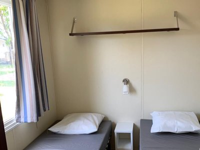 Cliquez pour découvrir toutes les photos de l'HÉBERGEMENT ! mobil-home - Du Petit Pont photo 3