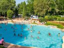 Camping Pas Cher vous présente avec son site Officiel campingpascher.fr, le Camping Du Pont D'Avignon classé 4 étoiles, situé sur la commune de Avignon dans le département Vaucluse (Provence Alpes Côte D'azur) en France. Le camping Du Pont D'Avignon vous propose un hébergement de type mobil-home. L'établissement vous propose un autre type d'hébergement. Découvrez tous nos séjours à petits prix dans la commune et aux alentours de Avignon du département : Vaucluse (Provence Alpes Côte D'azur). Les Avis clients pour le Camping Du Pont D'Avignon sont excellents avec une note moyenne de 8 sur 10. Piscine extérieure, Animations familiales, Club enfants, Aire de jeux enfants, Canoë-kayak, Court de tennis, Golf, Ping-pong, Pétanque, Salle de jeux vidéo, Terrain de badminton, Terrain de volley-ball, Bar, Dépôt de pain, Restaurant, Snack/Bar, Épicerie,... En savoir plus : cliquez-ICI.
