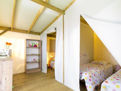Cliquez pour découvrir toutes les photos de l'HÉBERGEMENT ! bungalow toilé - Flower Beauchêne photo 2