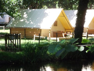 Cliquez pour découvrir toutes les photos de l'HÉBERGEMENT ! bungalow toilé - Flower Beauchêne photo 2