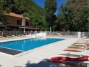 Camping Pas Cher vous présente avec son site Officiel campingpascher.fr, le Camping Le Moulin Du Pont D'Alies classé 3 étoiles, situé sur la commune de Axat dans le département Aude (Languedoc Roussillon) en France. Le camping Le Moulin Du Pont D'Alies, vous présente un hébergement de type mobil-home de 31 m² et télévision. Le camping Le Moulin Du Pont D'Alies vous propose du vendredi 11 septembre au vendredi 18 septembre 2026 pour 7 nuits à 345.4€. Cette location propose 97 dates différentes pour réserver votre séjour. Découvrez également les 7 autres gammes d'hébergements du camping. Les Avis clients pour le Camping Le Moulin Du Pont D'Alies sont excellents avec une note moyenne de 8 sur 10. Rivière, Piscine chauffée, Piscine extérieure, Animations familiales, Aire de jeux enfants, Canoë-kayak, Pétanque, Bar, Dépôt de pain, Plats à emporter, Snack/Bar, Supermarché, Épicerie,... En savoir plus : cliquez-ICI.