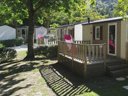 Camping Pas Cher vous présente avec son site Officiel campingpascher.fr, le Camping Le Moulin Du Pont D'Alies classé 3 étoiles, situé sur la commune de Axat dans le département Aude (Languedoc Roussillon) en France. Le camping Le Moulin Du Pont D'Alies, vous présente un hébergement de type mobil-home de 31 m² et télévision. Le camping Le Moulin Du Pont D'Alies vous propose du jeudi 02 avril au jeudi 09 avril 2026 pour 7 nuits à 467.5€. Cette location propose 140 dates différentes pour réserver votre séjour. Découvrez également les 7 autres gammes d'hébergements du camping. Les Avis clients pour le Camping Le Moulin Du Pont D'Alies sont excellents avec une note moyenne de 8 sur 10. Rivière, Piscine chauffée, Piscine extérieure, Animations familiales, Aire de jeux enfants, Canoë-kayak, Pétanque, Bar, Dépôt de pain, Plats à emporter, Snack/Bar, Supermarché, Épicerie,... En savoir plus : cliquez-ICI.