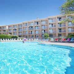 Camping Pas Cher vous présente avec son site Officiel campingpascher.fr, le Établissement Les Hauts De Balaruc, situé sur la commune de Balaruc Les Bains dans le département Herault (Languedoc-roussillon) en France. L'établissement Les Hauts De Balaruc vous propose un hébergement de type appartement de 35 m². L'établissement vous propose 2 autres types d'hébergements. Découvrez tous nos séjours à petits prix dans la commune et aux alentours de Balaruc Les Bains du département : Herault (Languedoc-roussillon).... En savoir plus : cliquez-ICI.