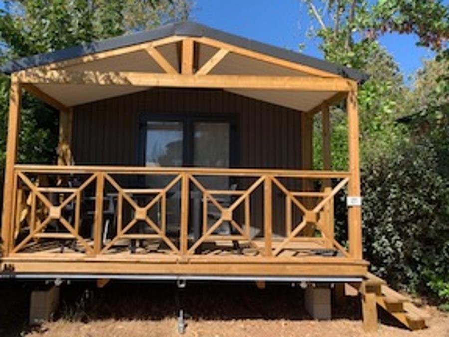 Camping Pas Cher vous présente avec son site Officiel campingpascher.fr, le Camping Le Mas Du Padre classé 4 étoiles, situé sur la commune de Balaruc Les Bains dans le département Hérault (Languedoc Roussillon) en France. Le camping Le Mas Du Padre, vous présente un hébergement de type mobil-home de 25 m² pour 4 personnes avec climatisation et télévision. Le camping Le Mas Du Padre vous propose du sam. 21 novembre au sam. 28 novembre 2026 pour 7 nuits à 296.8€. Cette location propose 67 dates différentes pour réserver votre séjour. Découvrez également les 9 autres gammes d'hébergements du camping. Les Avis clients pour le Camping Le Mas Du Padre sont excellents avec une note moyenne de 8 sur 10. Piscine chauffée, Piscine extérieure, Animations familiales, Club enfants, Aire de jeux enfants, Canoë-kayak, Centre équestre, Cyclisme, Ping-pong, Plongée, Pétanque, Voile, Bar, Restaurant, Snack/Bar,... En savoir plus : cliquez-ICI.