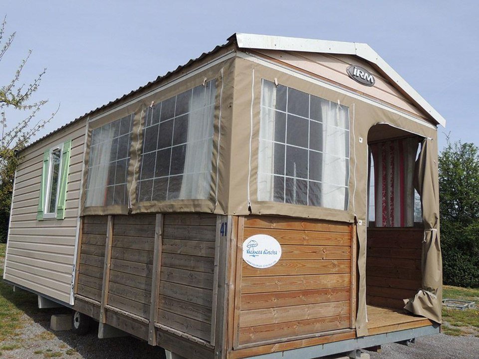 Camping Pas Cher vous présente avec son site Officiel campingpascher.fr, le Établissement Beaume Giraud, situé sur la commune de Balazuc dans le département Ardeche (Rhône Alpes) en France. L'établissement Beaume Giraud vous propose un hébergement de type mobilhome de 25 m². L'établissement vous propose 11 autres types d'hébergements. Découvrez tous nos séjours à petits prix dans la commune et aux alentours de Balazuc du département : Ardeche (Rhône Alpes).... En savoir plus : cliquez-ICI.