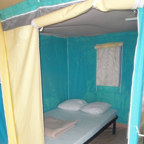 Cliquez pour découvrir toutes les photos de l'HÉBERGEMENT ! bungalow toilé - Beaume Giraud photo 3