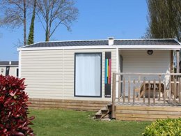 Camping Pas Cher vous présente avec son site Officiel campingpascher.fr, le Camping Le Clos De Balleroy classé 3 étoiles, situé sur la commune de Balleroy dans le département Calvados (Basse Normandie) en France. Le camping Le Clos De Balleroy, vous présente un hébergement de type mobil-home de 23 m² pour 4 personnes et télévision. Le camping Le Clos De Balleroy vous propose du mercredi 01 avril au mercredi 08 avril 2026 pour 7 nuits à 544€. Cette location propose 101 dates différentes pour réserver votre séjour. Découvrez également les 19 autres gammes d'hébergements du camping. Les Avis clients pour le Camping Le Clos De Balleroy sont excellents avec une note moyenne de 8 sur 10. Piscine chauffée, Piscine couverte, Animation ados, Animation enfants, Animations familiales, Club enfants, Aire de jeux enfants, Centre équestre, Court de tennis, Ping-pong, Piscine, Pétanque, Randonnée, Structure gonflable enfants, Terrain de football, Terrain de volley-ball, Terrain multisports, Trampoline, Bar, Bureau de tabac, Dépôt de pain, Snack/Bar, Supermarché, Épicerie,... En savoir plus : cliquez-ICI.