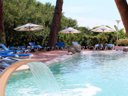 Camping Pas Cher vous présente avec son site Officiel campingpascher.fr, le Camping Globo Barcelona classé 4 étoiles, situé sur la commune de Canet De Mar dans le département Barcelone (Catalogne) en Espagne. Le camping Globo Barcelona vous propose un hébergement de type bungalow de 60 m² pour 1 personne avec climatisation (télévision). L'établissement vous propose 4 autres types d'hébergements. Découvrez tous nos séjours à petits prix dans la commune et aux alentours de Canet De Mar du département : Barcelone (Catalogne). Les Avis clients pour le Camping Globo Barcelona sont excellents avec une note moyenne de 9 sur 10. Mer, Piscine chauffée, Piscine extérieure, Club enfants, Aire de jeux enfants, Canoë-kayak, Centre équestre, Court de tennis, Golf, Jet-ski, Ping-pong, Pétanque, Terrain de football, Épicerie,... En savoir plus : cliquez-ICI.