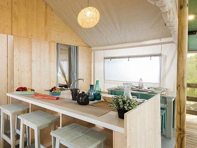 Cliquez pour découvrir toutes les photos de l'HÉBERGEMENT ! tente en toile et bois - Ultima Spiaggia photo 2