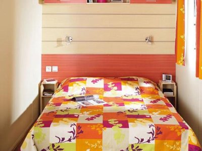 Cliquez pour découvrir toutes les photos de l'HÉBERGEMENT ! mobil-home - Les Rioms photo 4