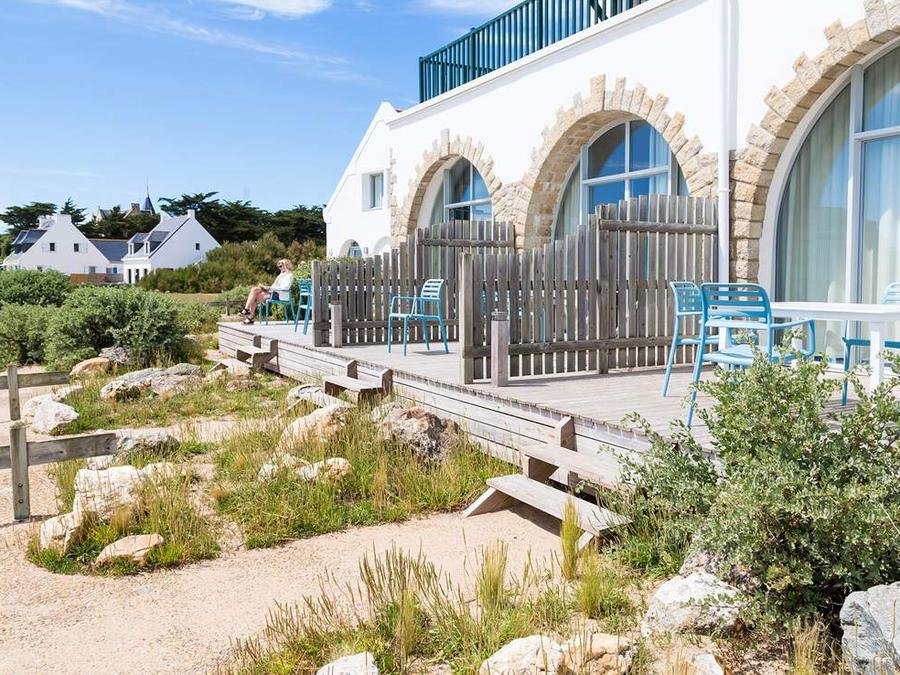 Camping Pas Cher vous présente avec son site Officiel campingpascher.fr, la Résidence Odalys Référence Valentin Plage, située sur la commune de Batz Sur Mer dans le département Loire-atlantique (Pays De La Loire) en France. La résidence Odalys Référence Valentin Plage, vous présente un hébergement de type appartement de 35 m² pour 2 personnes et télévision. La résidence Odalys Référence Valentin Plage vous propose du sam. 03 octobre au sam. 10 octobre 2026, en promotion à -20% pour 7 nuits à 447,20 € au lieu de 559,0 € soit une Économie de 111,80 €. Cette location propose 29 dates différentes pour réserver votre séjour. Découvrez également les 8 autres gammes d'hébergements de la résidence. Les Avis clients pour la Résidence Odalys Référence Valentin Plage sont excellents avec une note moyenne de 8 sur 10. Mer, Piscine chauffée, Piscine extérieure, Centre équestre, Pétanque, Terrain multisports,... En savoir plus : cliquez-ICI.