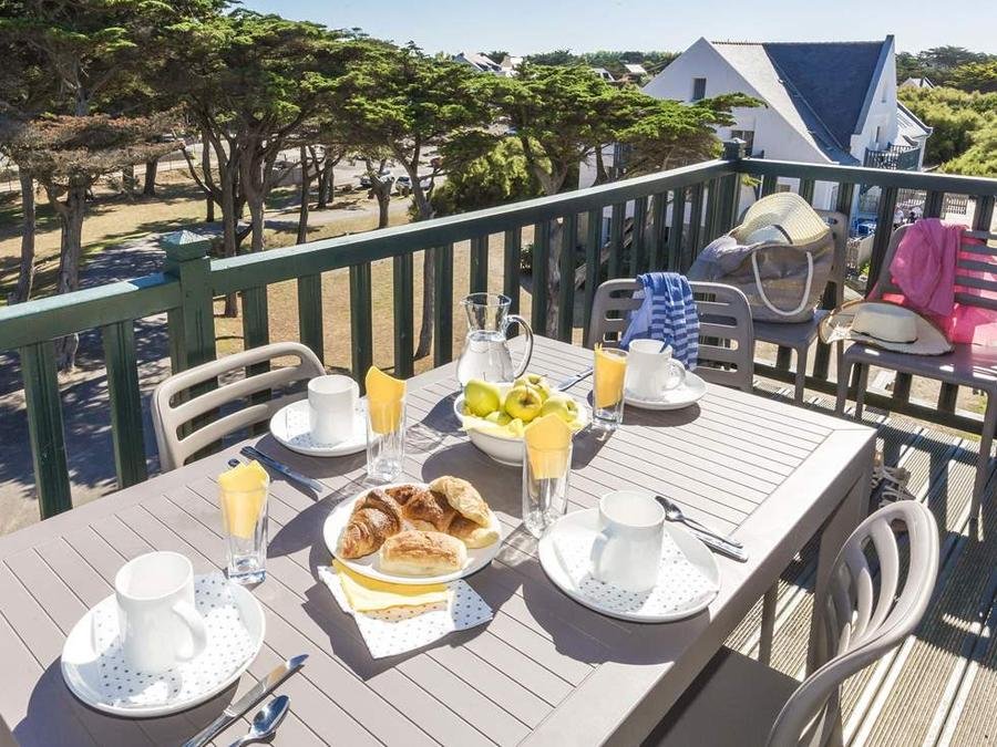 Camping Pas Cher vous présente avec son site Officiel campingpascher.fr, la Résidence Odalys Référence Valentin Plage, située sur la commune de Batz Sur Mer dans le département Loire-atlantique (Pays De La Loire) en France. La résidence Odalys Référence Valentin Plage, vous présente un hébergement de type appartement de 35 m² pour 2 personnes et télévision. La résidence Odalys Référence Valentin Plage vous propose du sam. 10 octobre au sam. 17 octobre 2026, en promotion à -20% pour 7 nuits à 359,20 € au lieu de 449,0 € soit une Économie de 89,80 €. Cette location propose 30 dates différentes pour réserver votre séjour. Découvrez également les 8 autres gammes d'hébergements de la résidence. Les Avis clients pour la Résidence Odalys Référence Valentin Plage sont excellents avec une note moyenne de 8 sur 10. Mer, Piscine chauffée, Piscine extérieure, Centre équestre, Pétanque, Terrain multisports,... En savoir plus : cliquez-ICI.