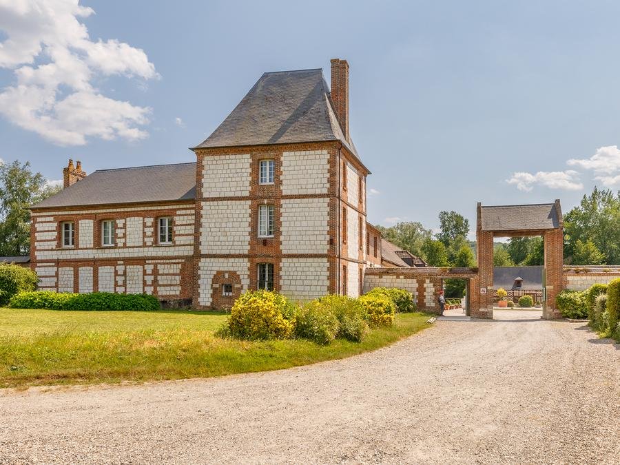 Camping Pas Cher vous présente avec son site Officiel campingpascher.fr, le Camping Domaine Du Lieu Dieu, situé sur la commune de Beauchamps dans le département Somme (Picardie) en France. Le camping Domaine Du Lieu Dieu vous propose un hébergement de type maison de 300 m². L'établissement vous propose 9 autres types d'hébergements. Découvrez tous nos séjours à petits prix dans la commune et aux alentours de Beauchamps du département : Somme (Picardie). Les Avis clients pour le Camping Domaine Du Lieu Dieu sont excellents avec une note moyenne de 8 sur 10. Animation enfants, Aire de jeux enfants, Canoë-kayak, Centre équestre, Cyclisme, Pétanque, Randonnée, Salle de jeux vidéo, Terrain de volley-ball, Voile, Bar, Snack/Bar,... En savoir plus : cliquez-ICI.